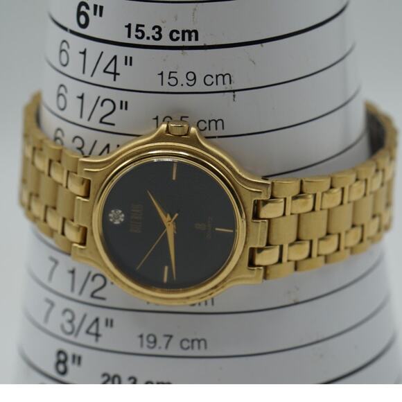 Bill Blass Watch Women Gold Tone Diamond Accent New Battery - Picture 6 of 6